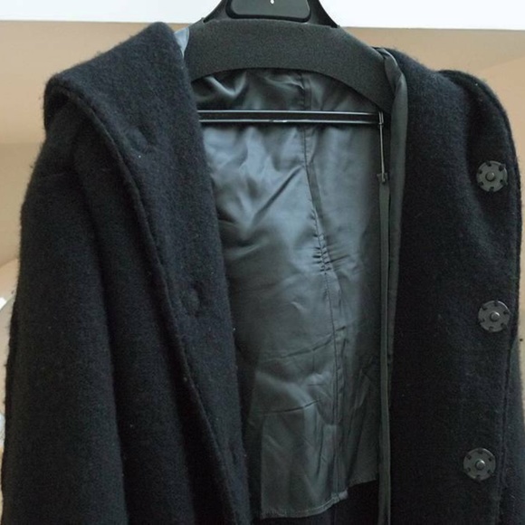 The Viridi-Anne Long hooded woolen knitted coat